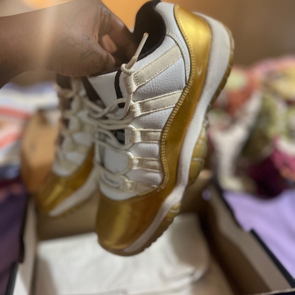 Air Jordan 11 Retro Low - Picture 5 of 7